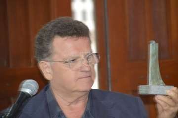 El PSOE rinde homenaje al exconcejal José Alcaraz/TA.